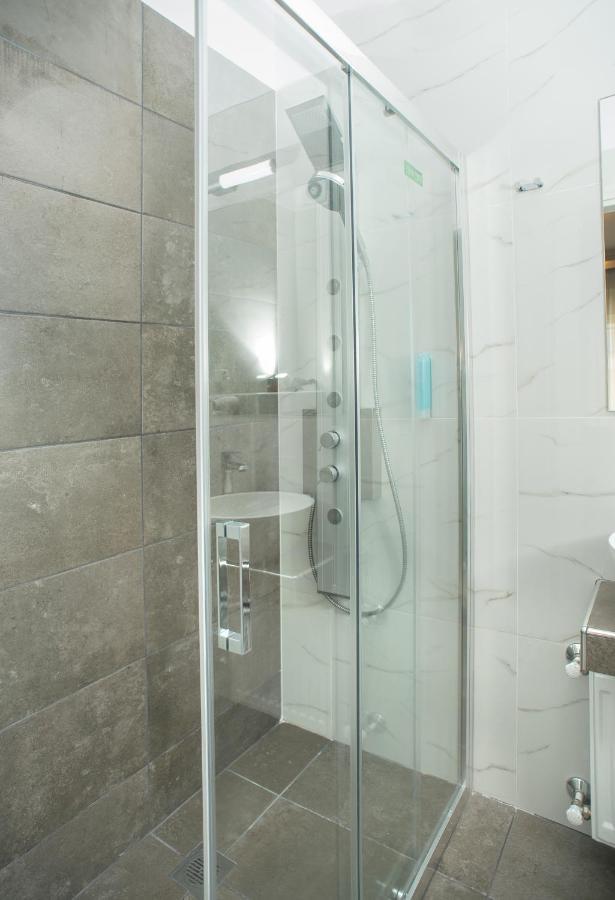 Lux Vip Apartments Переа Экстерьер фото